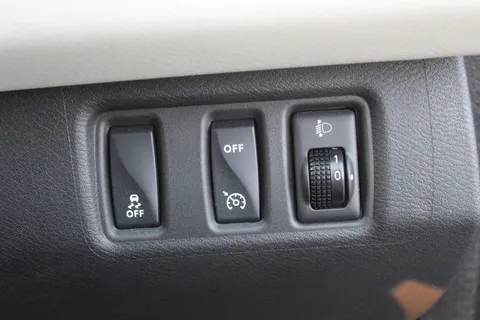 Discover undefined undefined Exterior Interior Images.Find all aspects and details of cars.