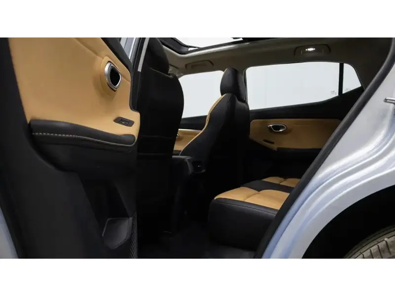 Discover undefined undefined Exterior Interior Images.Find all aspects and details of cars.