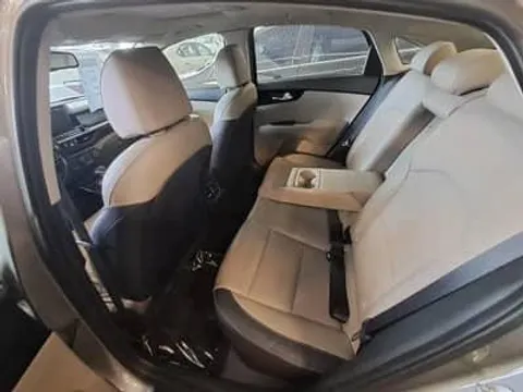 Discover undefined undefined Exterior Interior Images.Find all aspects and details of cars.