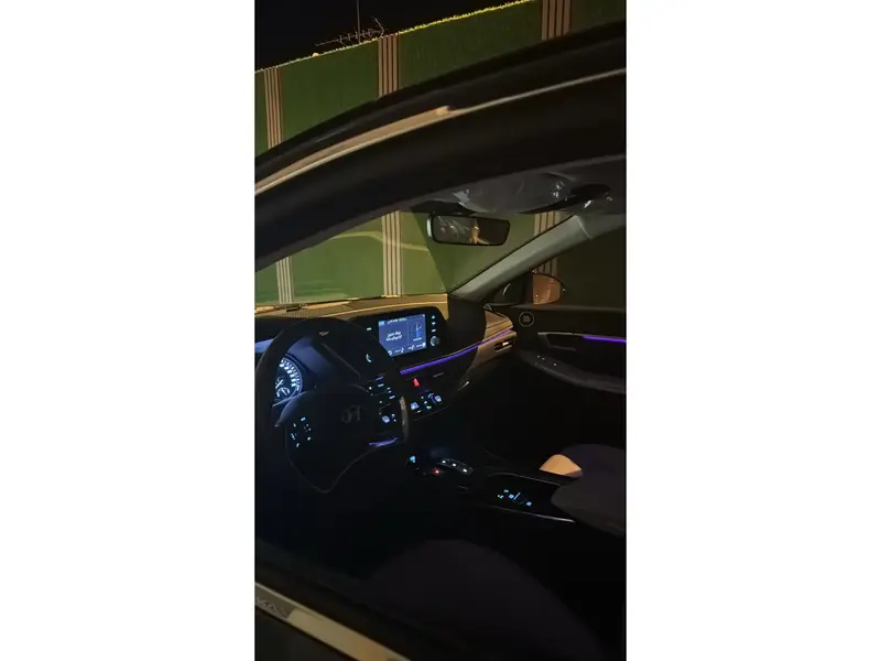 Discover undefined undefined Exterior Interior Images.Find all aspects and details of cars.