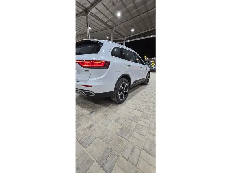Discover undefined undefined Exterior Interior Images.Find all aspects and details of cars.