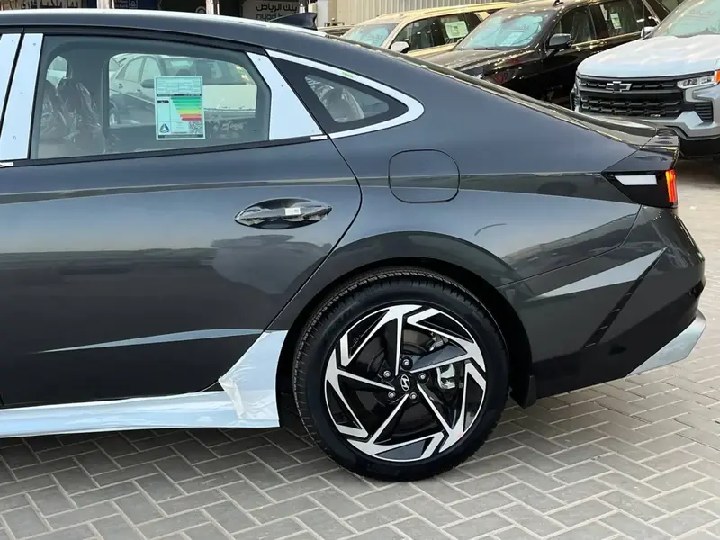 Discover undefined undefined Exterior Interior Images.Find all aspects and details of cars.