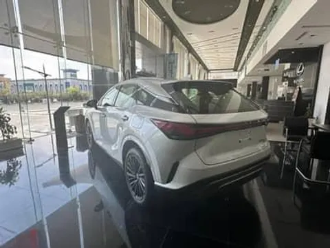 Discover undefined undefined Exterior Interior Images.Find all aspects and details of cars.