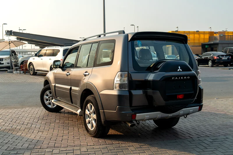 Mitsubishi Pajero 2015