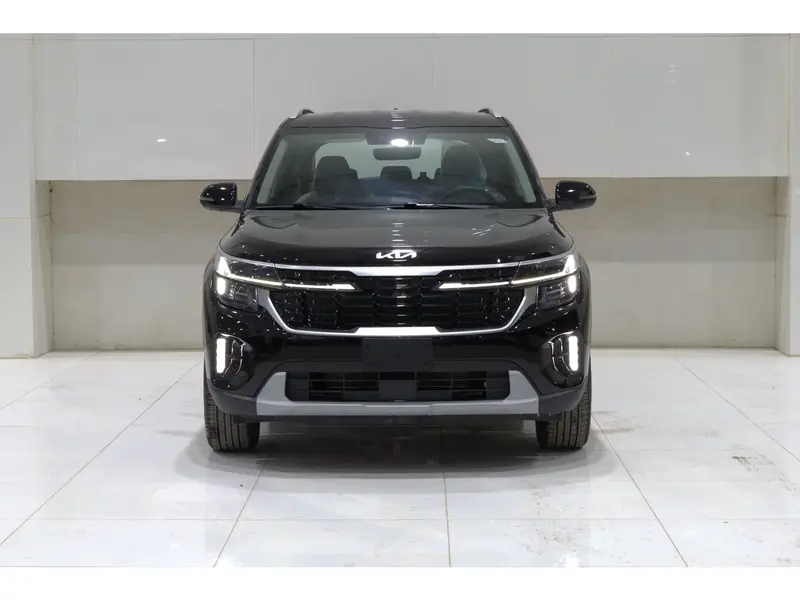 Discover undefined undefined Exterior Interior Images.Find all aspects and details of cars.