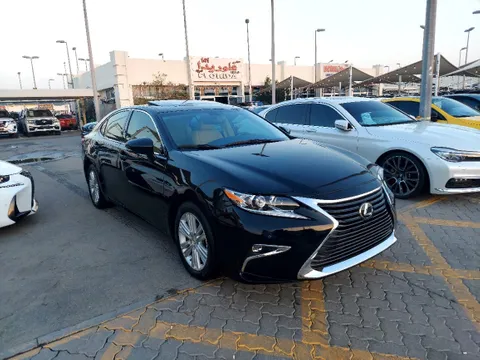 Lexus ES 350 4 door 3.5L 2015