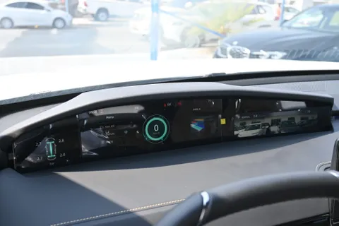 Discover undefined undefined Exterior Interior Images.Find all aspects and details of cars.
