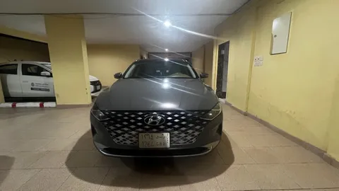 Discover undefined undefined Exterior Interior Images.Find all aspects and details of cars.
