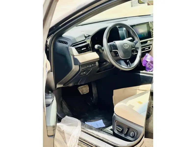 Toyota Camry 2025