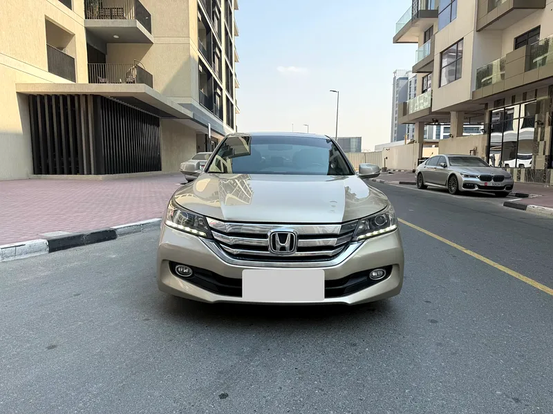 هوندا أكورد 2015