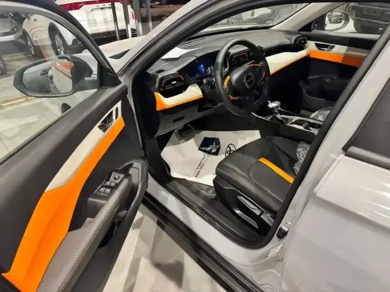 Discover undefined undefined Exterior Interior Images.Find all aspects and details of cars.