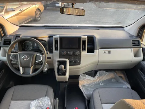 Discover undefined undefined Exterior Interior Images.Find all aspects and details of cars.
