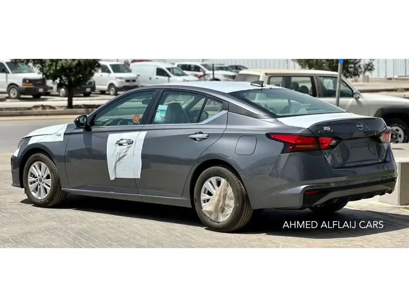 Nissan Altima 2024