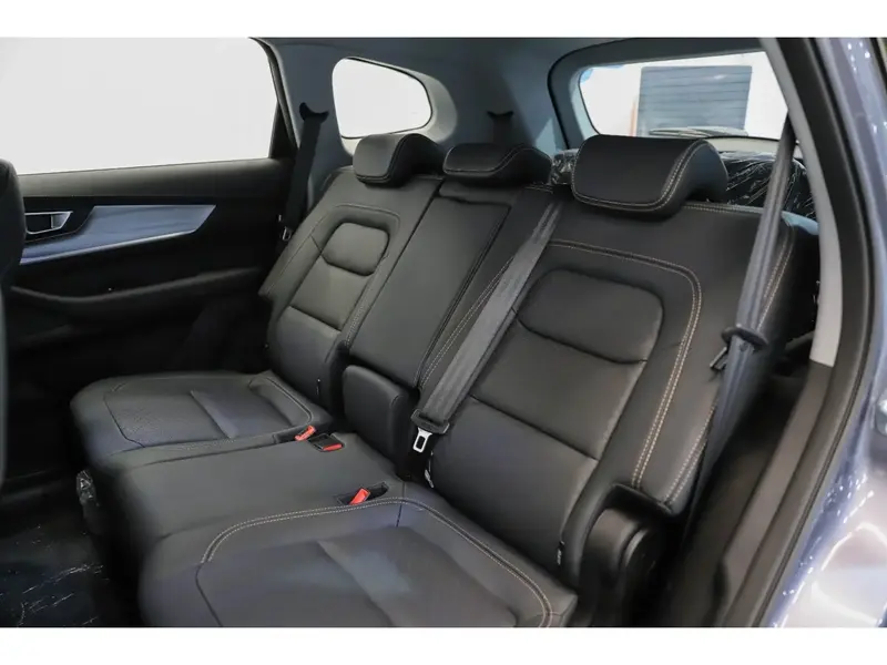 Discover undefined undefined Exterior Interior Images.Find all aspects and details of cars.