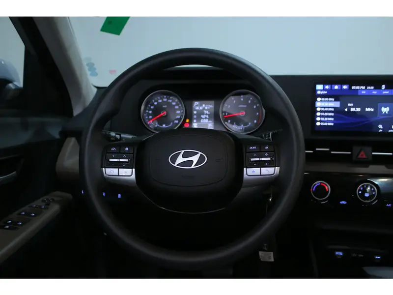 Discover undefined undefined Exterior Interior Images.Find all aspects and details of cars.