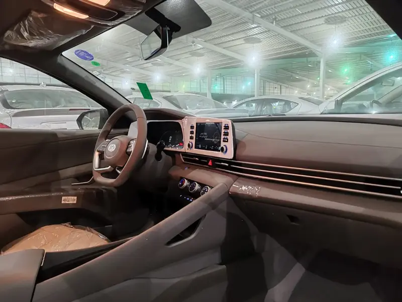 Hyundai Elantra 2025