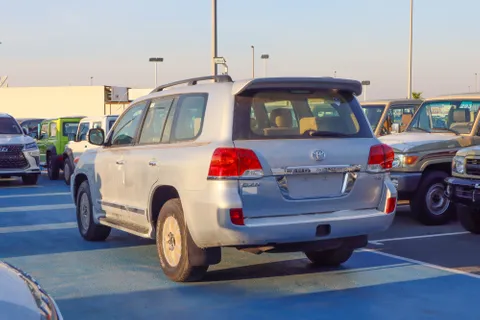 Toyota Land Cruiser 4.5L GXR Petrol 2015