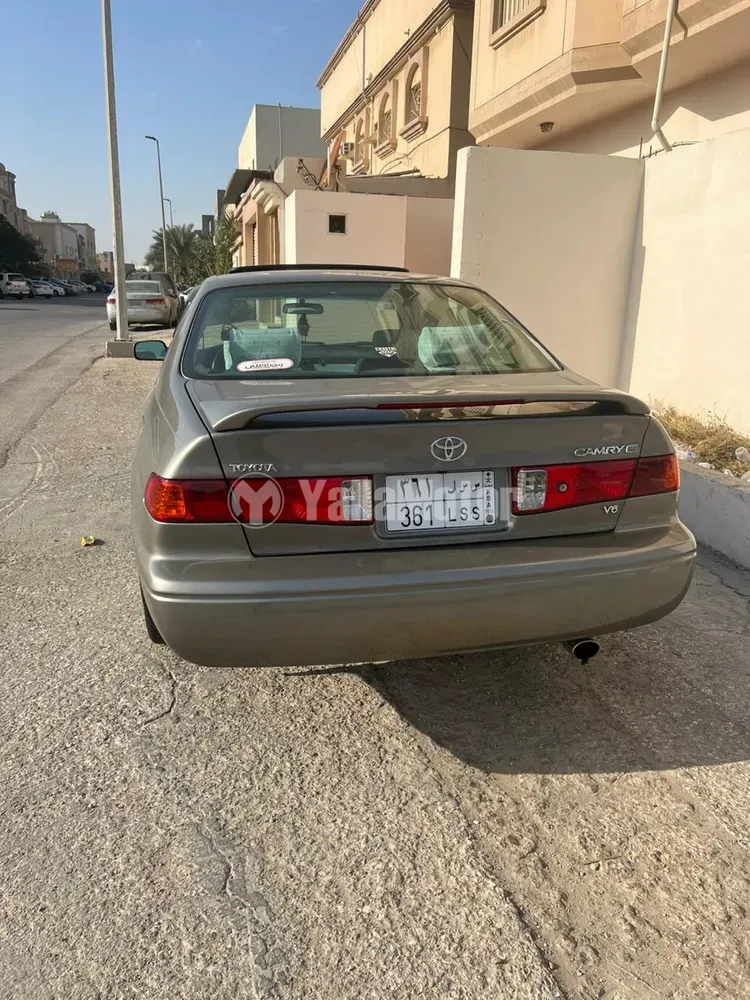 استكشف undefined undefined الصور الخارجية والداخلية. اكتشف جميع جوانب وتفاصيل السيارات.