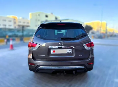 Nissan Pathfinder 3.5L SL 2WD 2014