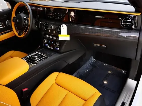 New Rolls Royce Ghost 6.6L Black Badge 2025