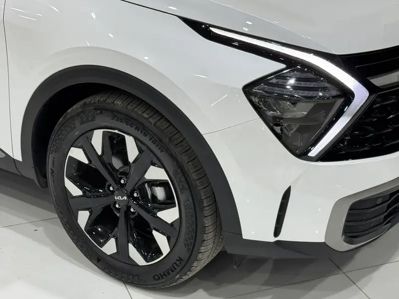 Discover undefined undefined Exterior Interior Images.Find all aspects and details of cars.