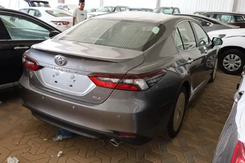 New Toyota Camry 2.5L GLE 212 HP 2023