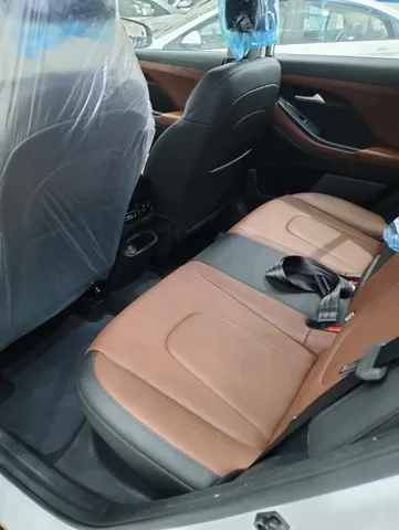Discover undefined undefined Exterior Interior Images.Find all aspects and details of cars.
