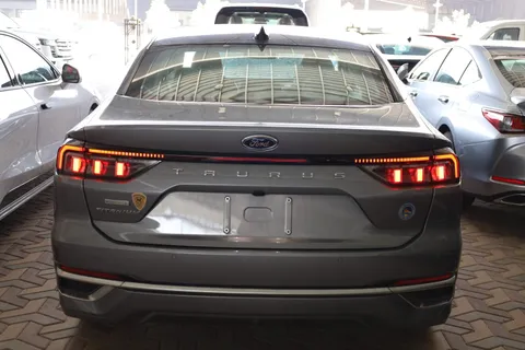Discover undefined undefined Exterior Interior Images.Find all aspects and details of cars.