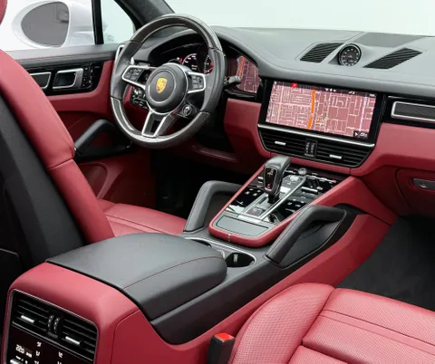 Porsche Cayenne GTS 2021
