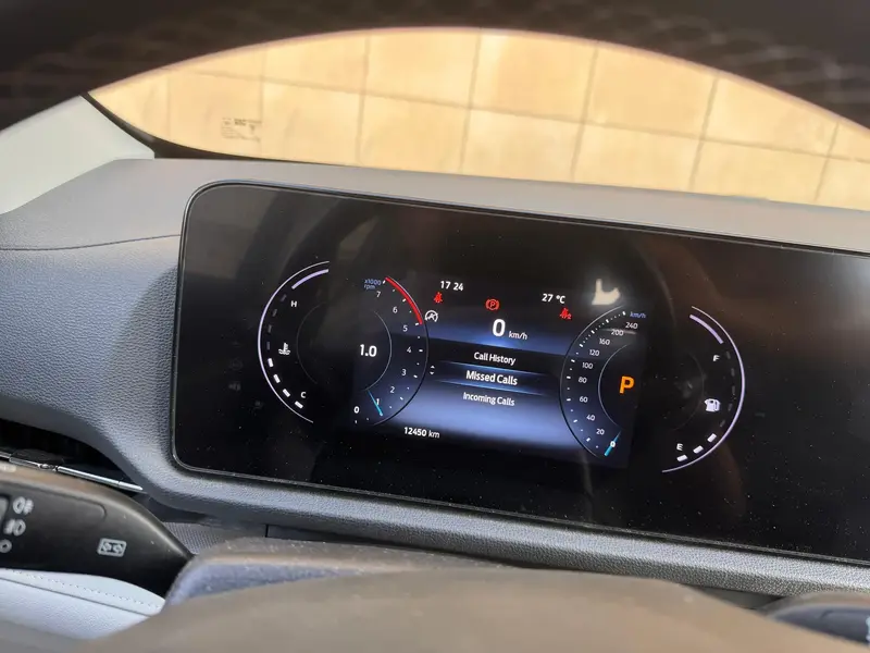 Discover undefined undefined Exterior Interior Images.Find all aspects and details of cars.