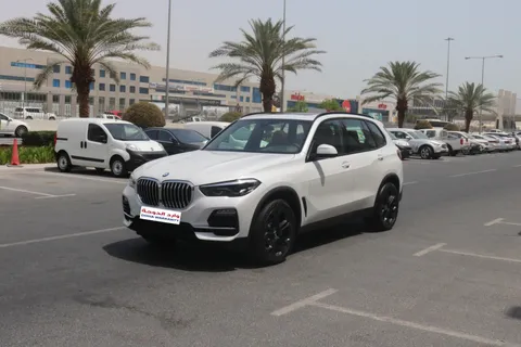 Discover undefined undefined Exterior Interior Images.Find all aspects and details of cars.