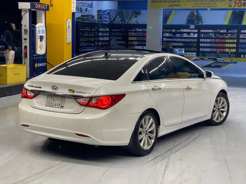 Discover undefined undefined Exterior Interior Images.Find all aspects and details of cars.