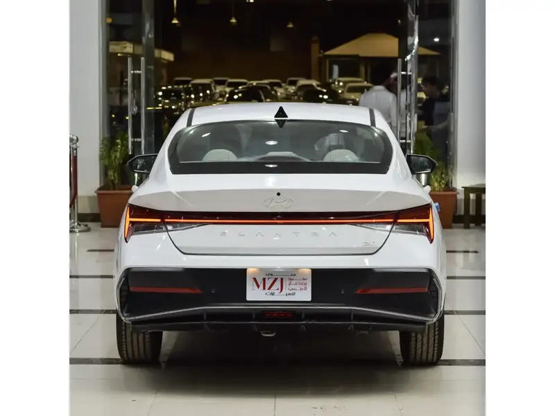 Hyundai Elantra 2025