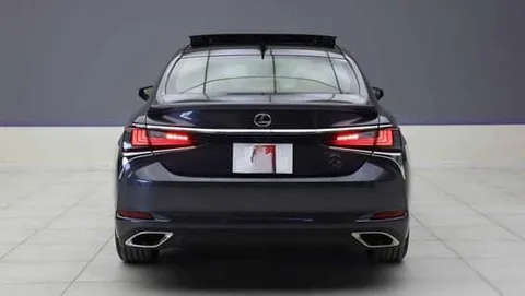 Discover undefined undefined Exterior Interior Images.Find all aspects and details of cars.