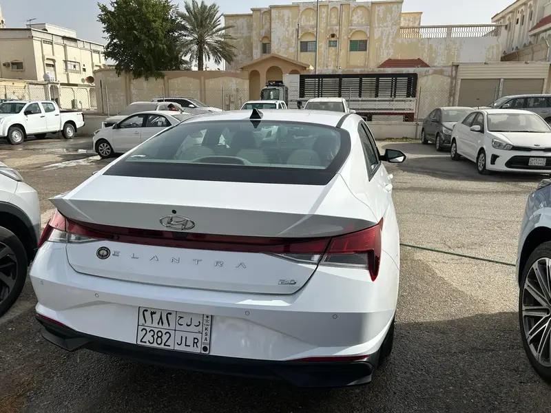Hyundai Elantra 2023