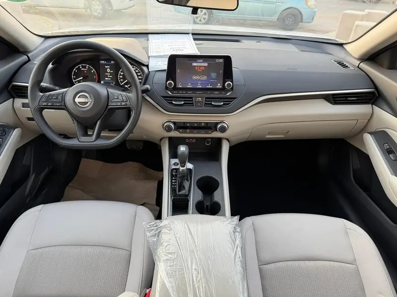 Nissan Altima 2025