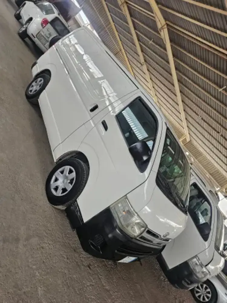 toyota hiace image Toyota Hiace 2011