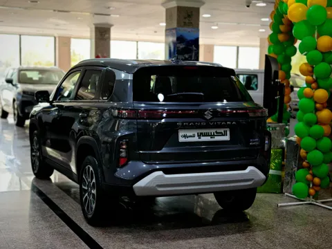 Discover undefined undefined Exterior Interior Images.Find all aspects and details of cars.