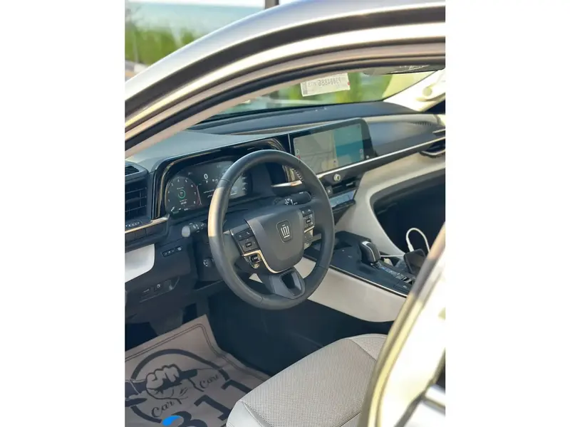 Discover undefined undefined Exterior Interior Images.Find all aspects and details of cars.