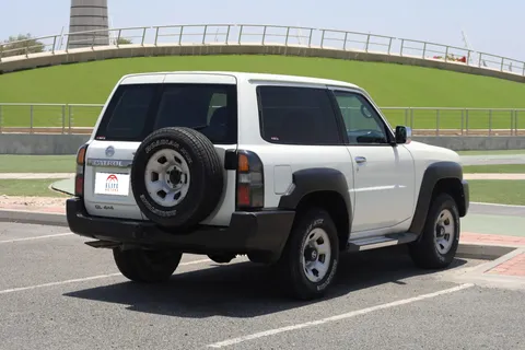 Nissan Patrol Safari 4.8L A/T (Basic) 2015