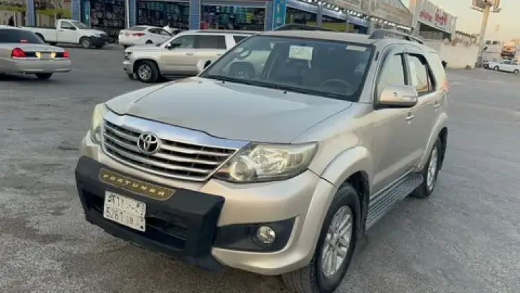 toyota toyota-fortuner image Toyota Fortuner 2013