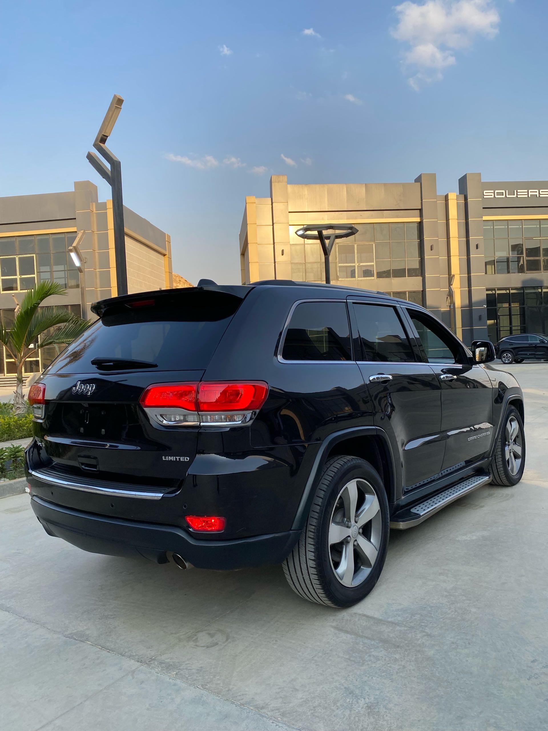 جيب جراند شيروكي 2016