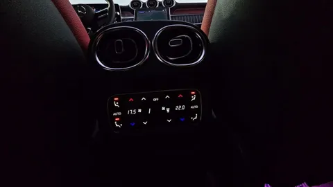 New Mercedes-Benz 300 2024