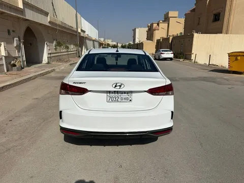 Discover undefined undefined Exterior Interior Images.Find all aspects and details of cars.