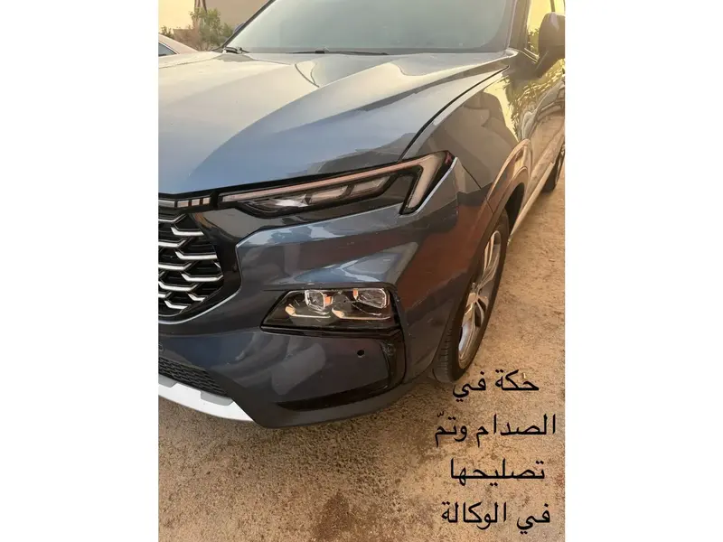 استكشف undefined undefined الصور الخارجية والداخلية. اكتشف جميع جوانب وتفاصيل السيارات.