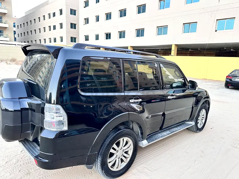 ميتسوبيشي باجيرو 2016