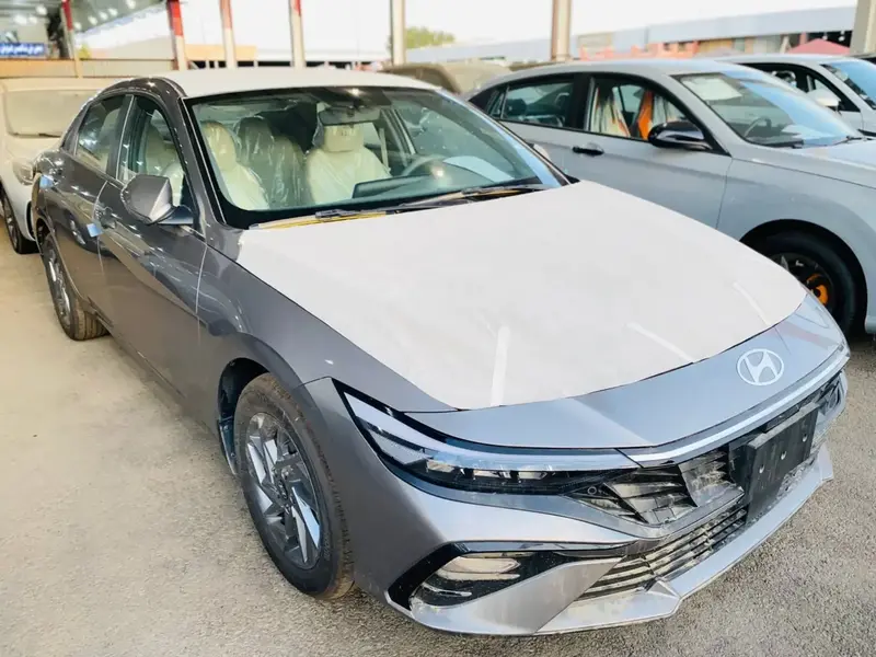 Hyundai Elantra 2025
