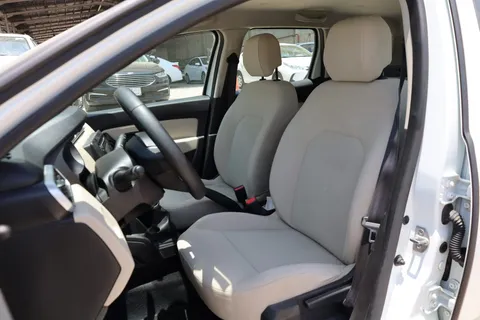 Discover undefined undefined Exterior Interior Images.Find all aspects and details of cars.