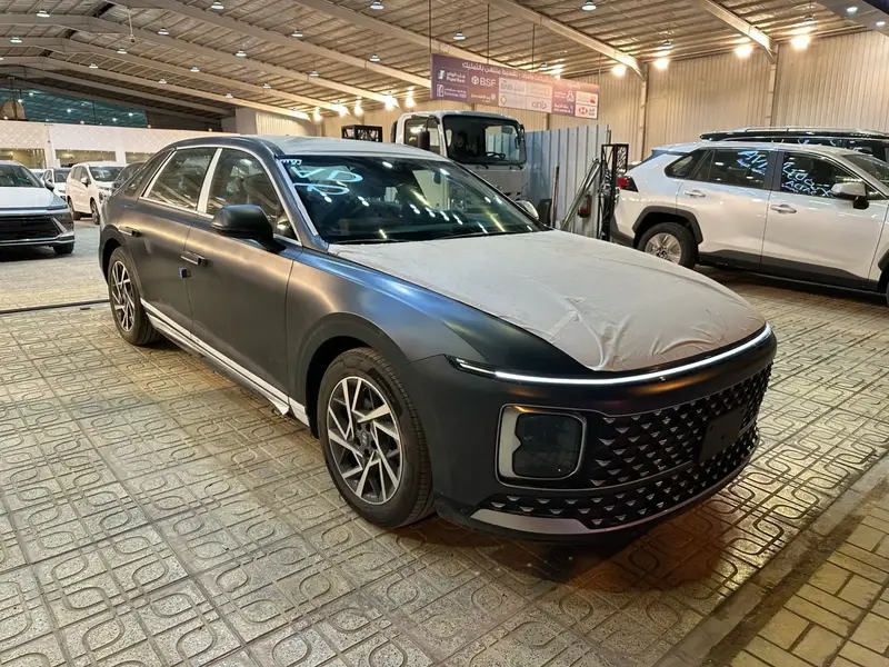 Discover undefined undefined Exterior Interior Images.Find all aspects and details of cars.