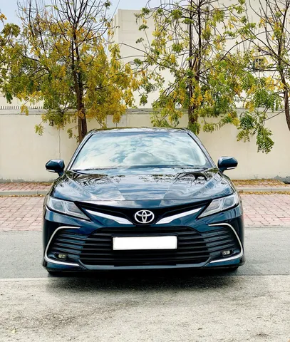 Toyota Camry 2.5L GLE (204 HP) 2021